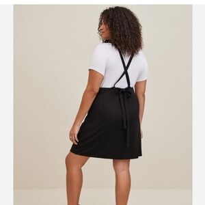 Torrid Mini Double Knit Skirtall, size 4